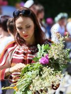 Weave a wreath of wildflowers