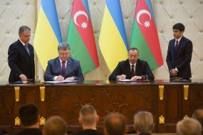 Petr Poroshenko and Ilham Aliyev