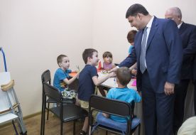 Vladimir Groisman at the center of "Harmony"