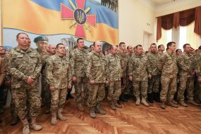 Військовослужбовці