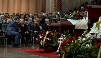 Petro Poroshenko during a farewell with Pavel Sheremet