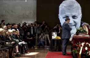 Petro Poroshenko during a farewell with Pavel Sheremet