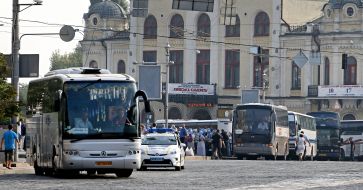Buses with the faithful