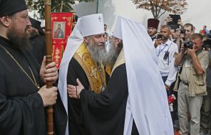 Metropolitan Onuphrius  and Metropolitan Svyatogorsk Arseniy