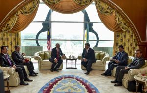 Najib Razak, Petro Poroshenko