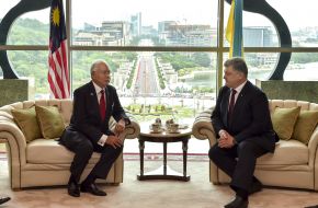 Najib Razak, Petro Poroshenko