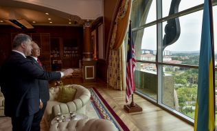 Najib Razak, Petro Poroshenko