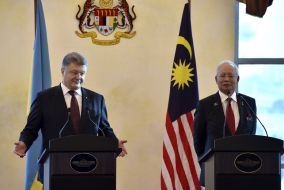Najib Razak, Petro Poroshenko