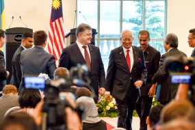 Najib Razak, Petro Poroshenko