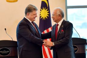Najib Razak, Petro Poroshenko