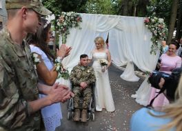 Молодята Сергій і Катерина Ющенко