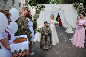 Молодята Сергій і Катерина Ющенко