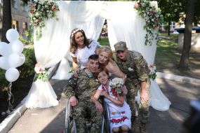 Молодята Сергій і Катерина Ющенко