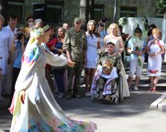 Молодята Сергій і Катерина Ющенко