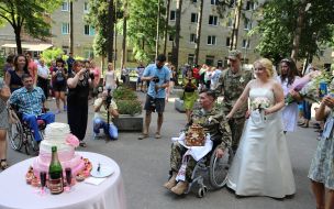 Молодята Сергій і Катерина Ющенко