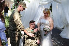 Молодята Сергій і Катерина Ющенко