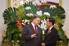 Petro Poroshenko and Joko Widodo