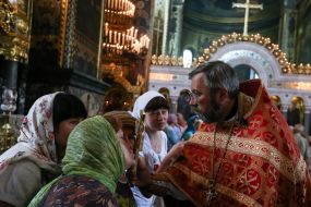 Божественная литургия во Владимирском соборе