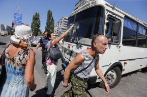 Столкновение между сторонницами "торнадовцев" и правоохранителями