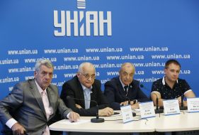 Учасники прес-конференції