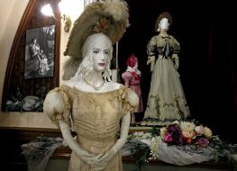 The exhibition "Masterpieces of dress of XIX - XIX century"