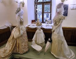 The exhibition "Masterpieces of dress of XIX - XIX century"