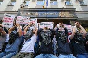 Rally in support of NABU