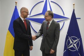 Meeting of Arseniy Yatsenyuk and Alexander Vershbow