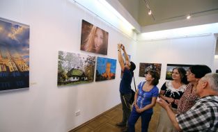 Photo exhibition "Ukraine, you are a miracle for me"