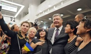 Petro Poroshenko at the opening of the metro station "Pobeda" in Kharkov