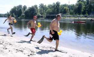 The race in flippers "Duck Run 2016"