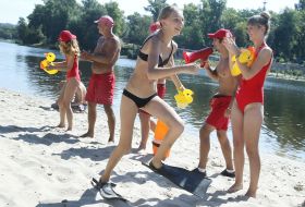 The race in flippers "Duck Run 2016"