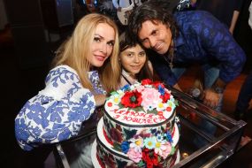 Olga Sumskaya, Vitalii Borysiuk and Anna Borysiuk