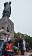 Laying flowers at the monument to Shevchenko