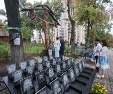 The president and his family paid tribute to the heroes of hundreds of Heaven