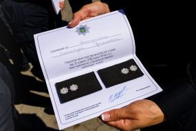 Envelope with epaulets
