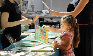 Book Fair for the Day of Knowledge