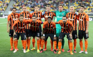 The players of FC "Shakhter" (Donetsk)
