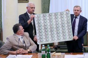 Yakov Smoliy, Viktor Zayvenko