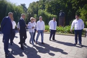 Arseniy Yatsenyuk and representatives of the People's Front