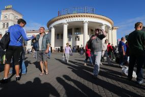 People on the "Vokzalnaya"