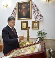 Петро Порошенко в каплиці Святого Миколая Чудотворця