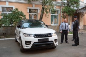 Автомобиль Юнеса Беланды