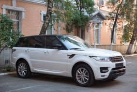 Автомобиль Юнеса Беланды