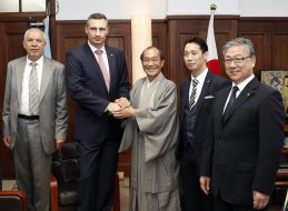 Vitali Klitschko and Daisaku Kadokawa