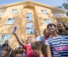 Петро Порошенко проінспектував нове житло для військовослужбовців