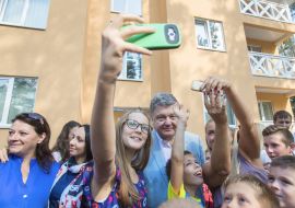 Петро Порошенко проінспектував нове житло для військовослужбовців