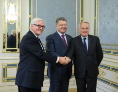 Frank-Walter Steinmeier, Petro Poroshenko, and Jean-Marc Eyraud
