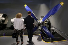 Aircraft engine with propeller