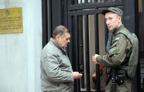 Law enforcement officer at the Consulate of the Russian Federation